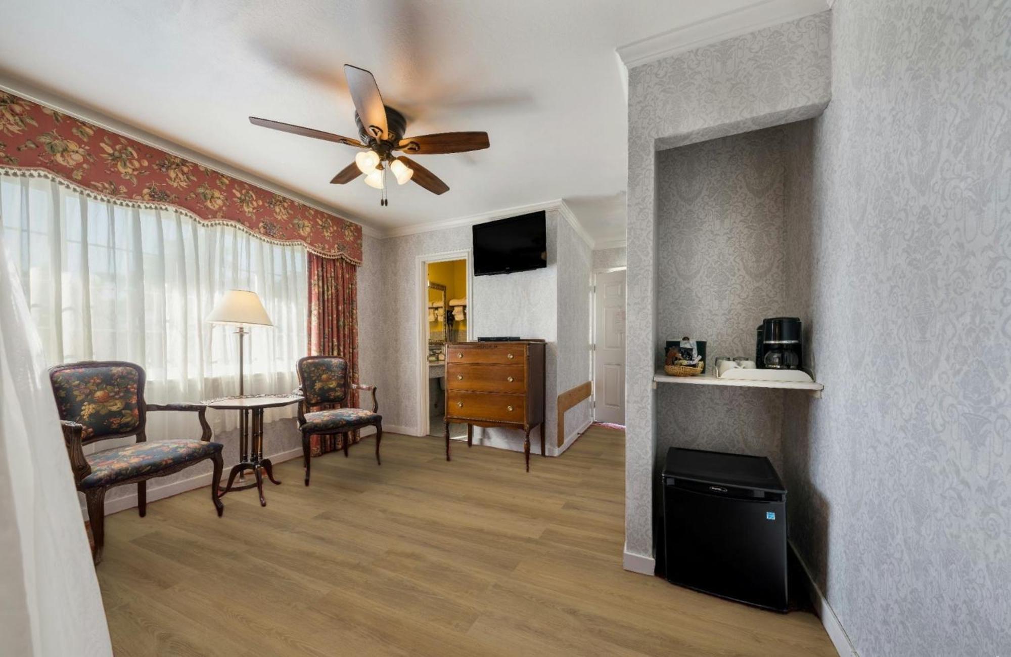 Carmel Inn & Suites Eksteriør billede