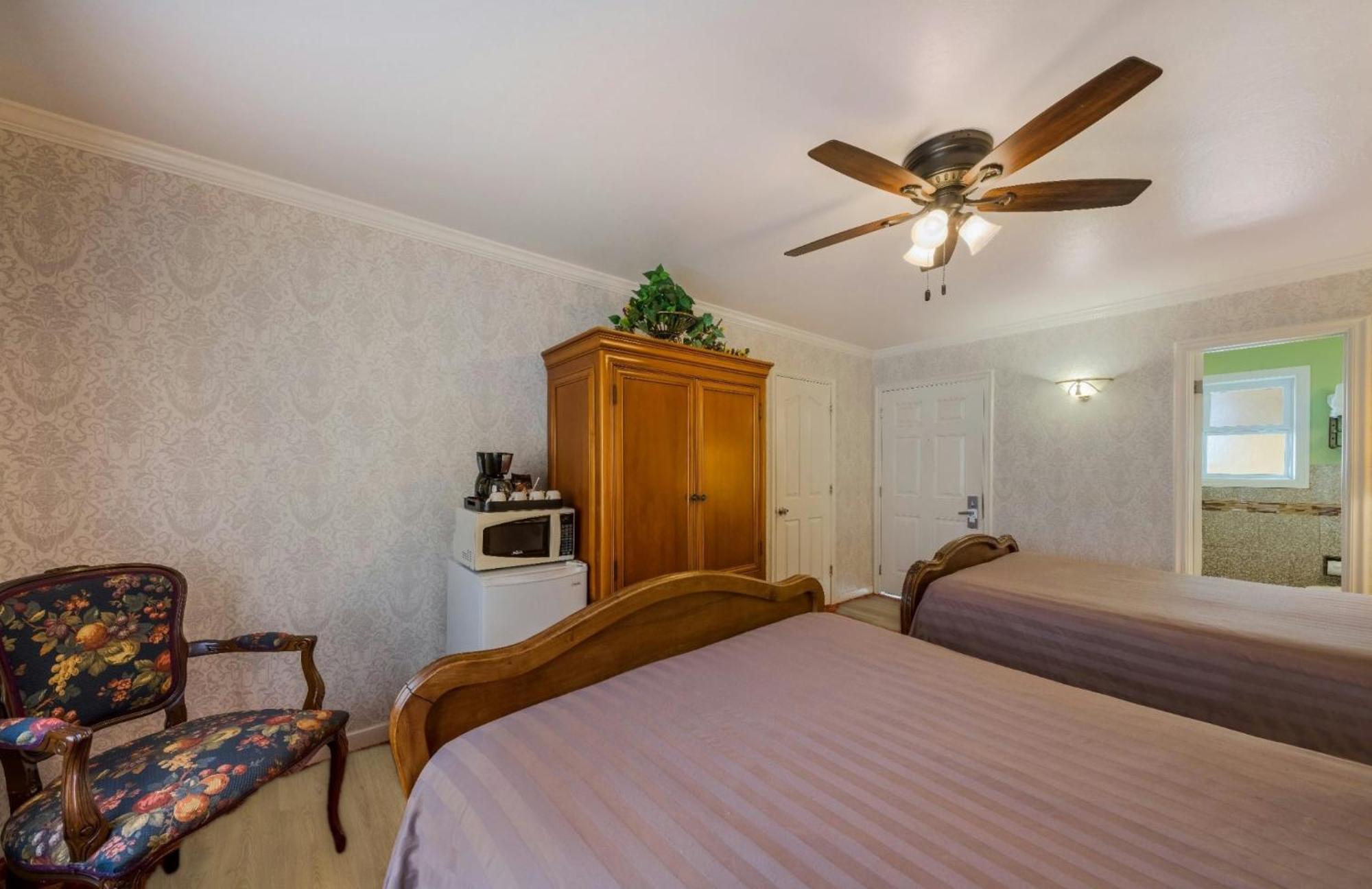 Carmel Inn & Suites Eksteriør billede